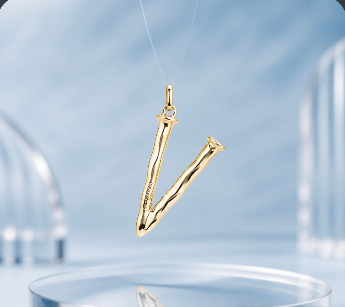 V Letter Pendant Gold