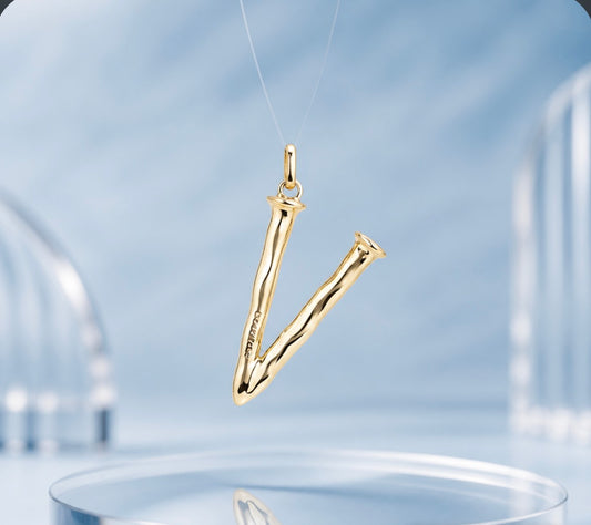 V Letter Pendant Gold
